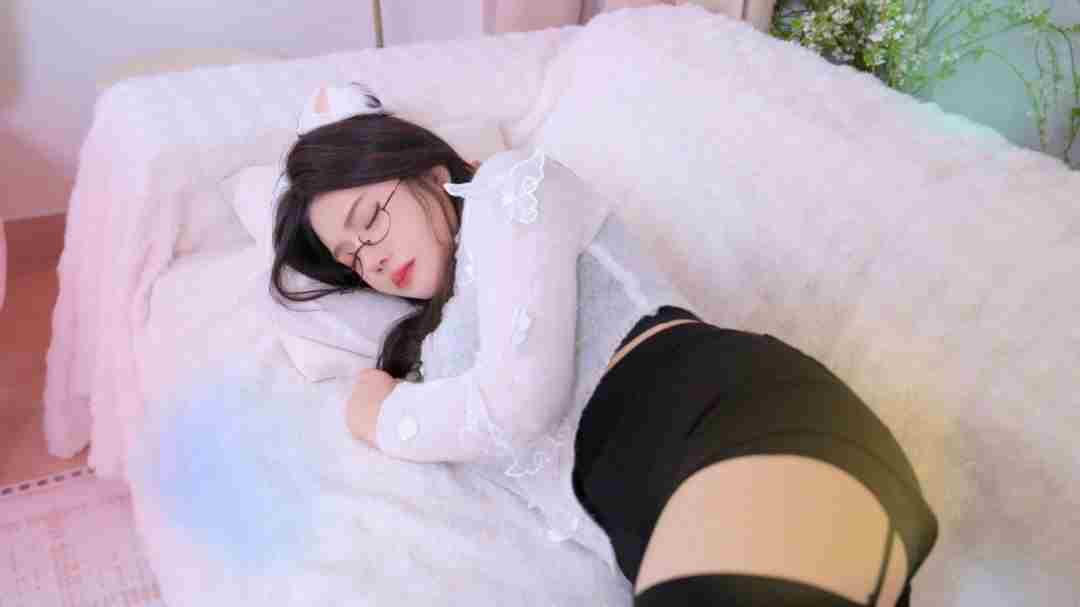 全是美女!我被女神盯上了!Steam特别好评|游民星空