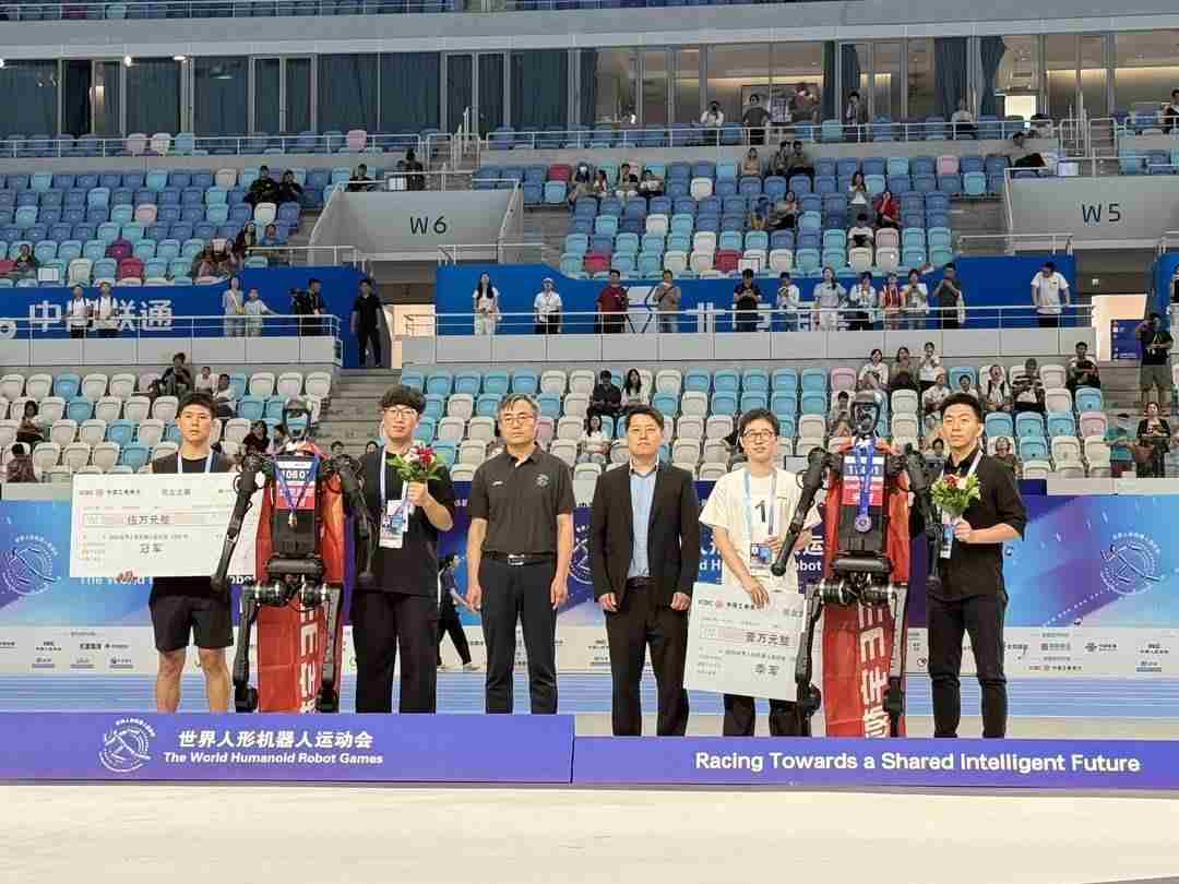 6分34秒 扭秧歌主要的表演服装是什么