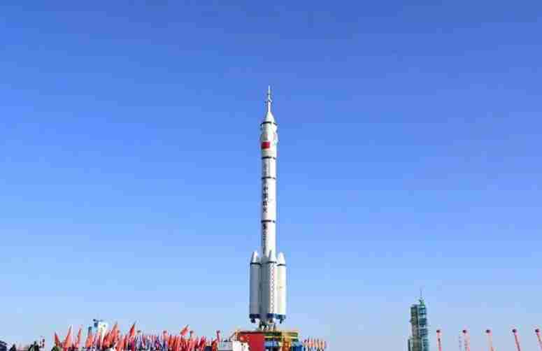 荣耀!北航人 神舟十二号航天员乘组完成出舱任务