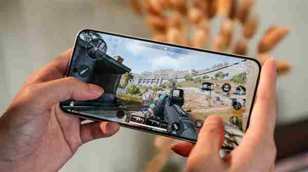 同档唯一165Hz超高刷直屏!一加Ace