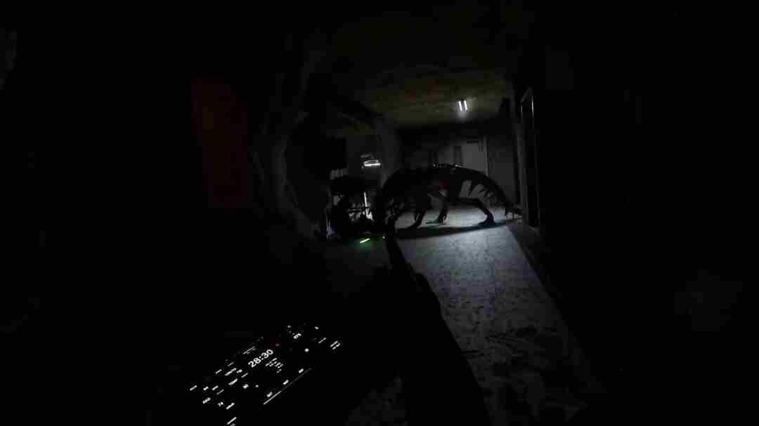 恐怖氛围搜打撤新游 突击行动游戏