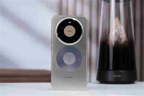 余承东换上华为Mate 华为性能最好的手机