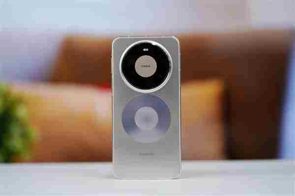 余承东换上华为Mate 华为性能最好的手机