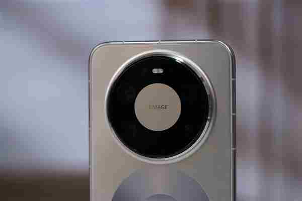 余承东换上华为Mate 华为性能最好的手机