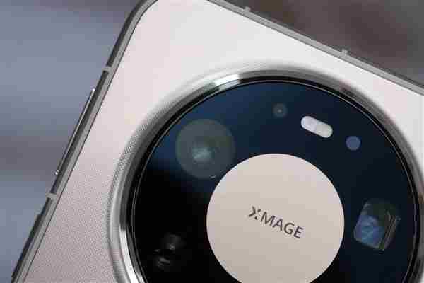 余承东换上华为Mate 华为性能最好的手机