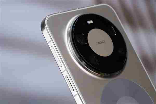 余承东换上华为Mate 华为性能最好的手机