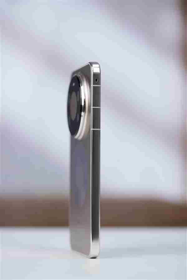 余承东换上华为Mate 华为性能最好的手机