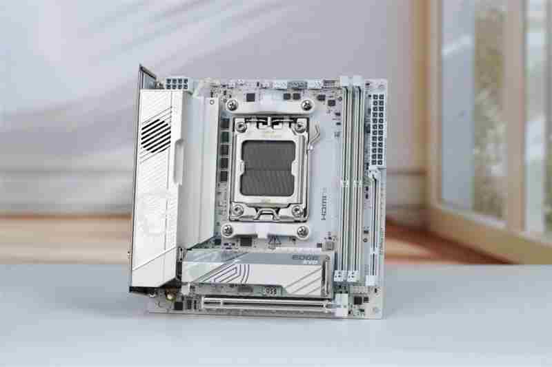 面面俱到的真旗舰 X570微星还是华硕好